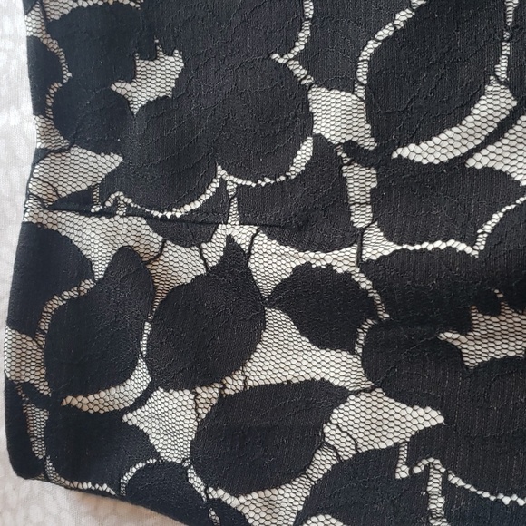 Ann Taylor Black & Cream Floral Lace Midi Skirt Size 8P - Picture 11 of 12